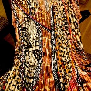 Pretty pleated top with gorgeous colors